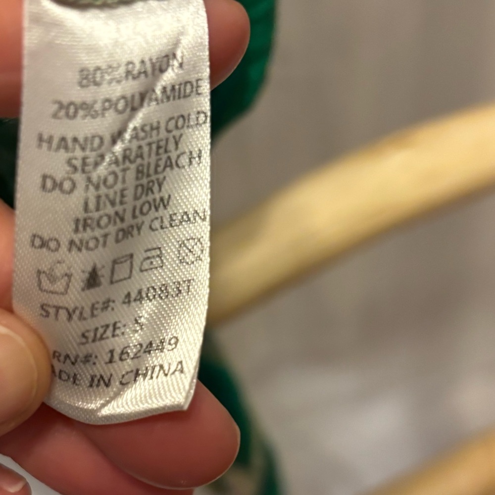 Lulumari Green & White Leaf Pattern Sleeveless Fr… - image 7